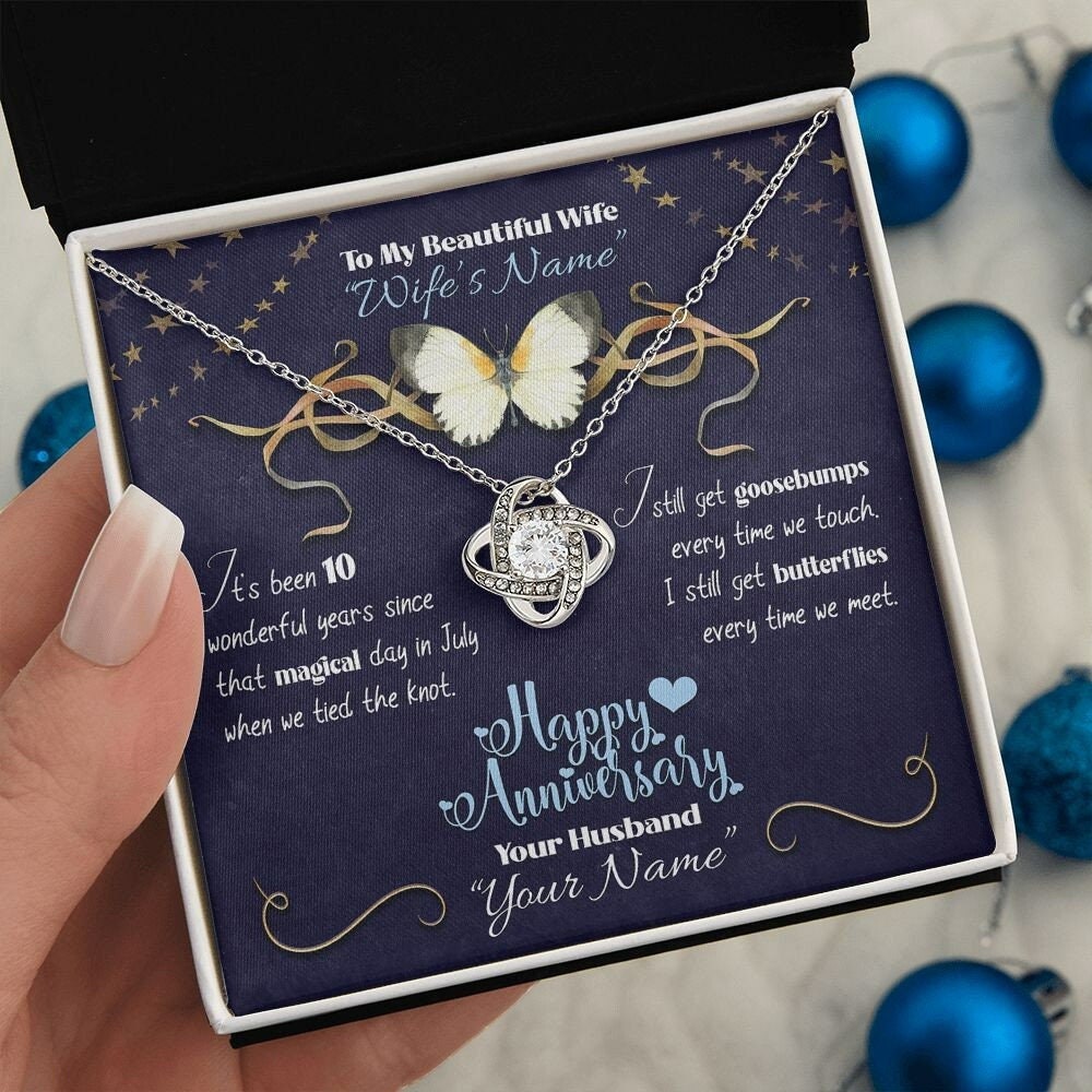 Indie Pendant Love Knot Necklace - 14K Gold Finish